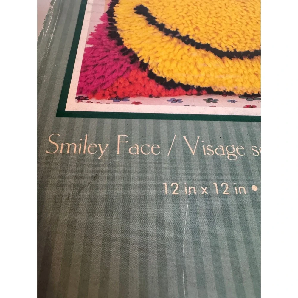 Natura Smiley Face Latch Hook‎ Kit 12x12 Complete Craft Kit Yarn Canvas Retro